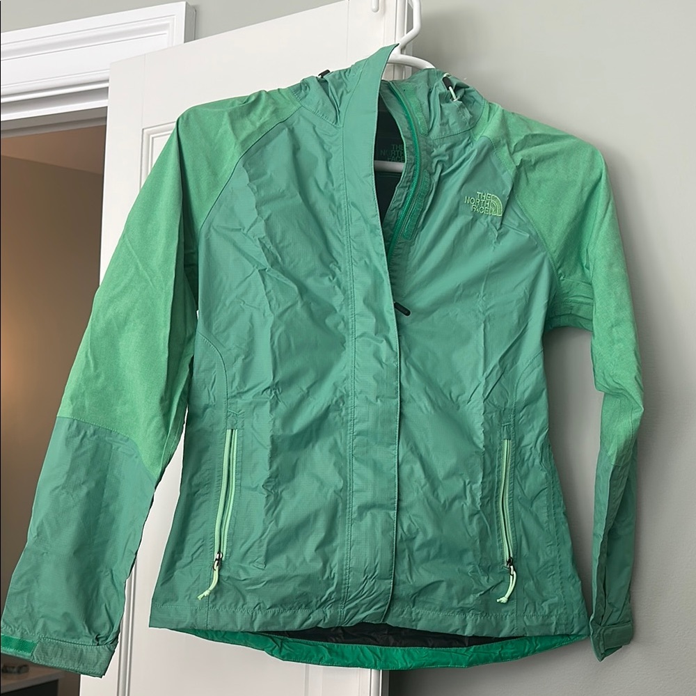 THE NORTH FACE | Two-Toned Mint Green Women's Windbreaker Size S